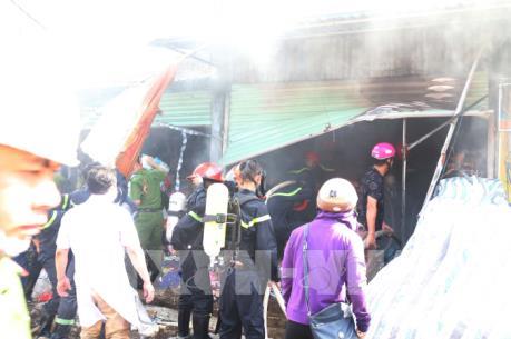 Cháy lớn tại chợ Hưng Dũng, thành phố Vinh