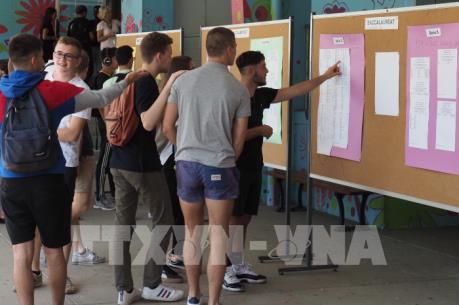 Hàng nghìn học sinh Pháp chưa được nhận bằng tú tài do ảnh hưởng đình công