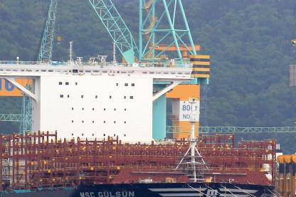 Công ty Samsung Heavy xuất xưởng tàu container lớn nhất thế giới