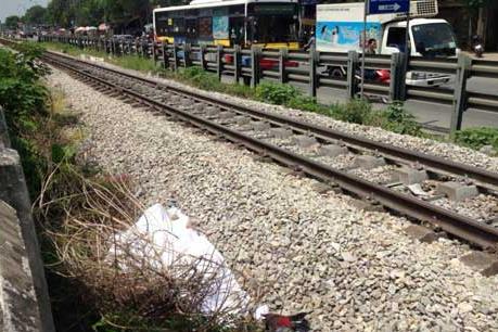 Băng qua đường sắt, một người bị tàu hỏa đâm tử vong