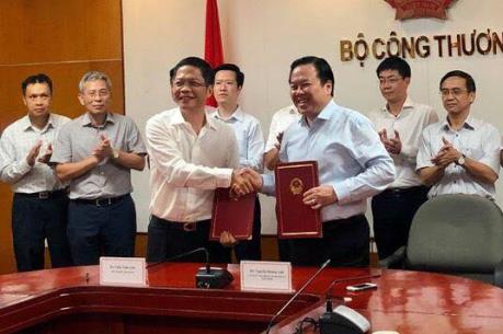 Bộ Công Thương ký bàn giao xử lý dự án chậm tiến độ, kém hiệu quả