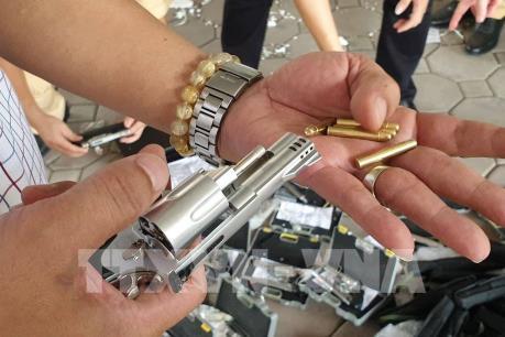 Phát hiện nhiều súng tự chế trên đường vận chuyển