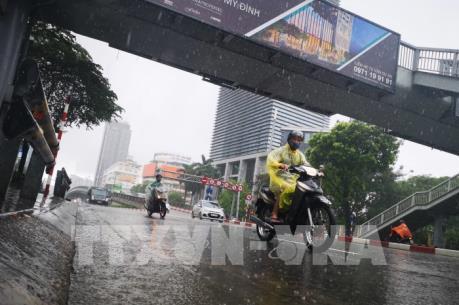 Dự báo thời tiết hôm nay 10/7: Bắc Bộ mưa mát, Trung Bộ vẫn nắng rát