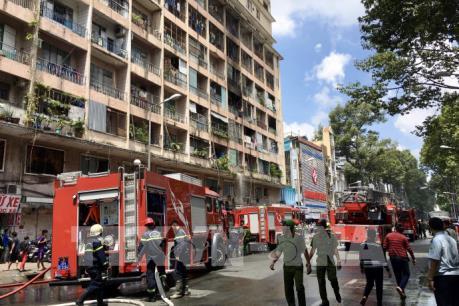 Tp. Hồ Chí Minh: Giải cứu kịp thời 28 người bị kẹt trong vụ cháy ký túc xá