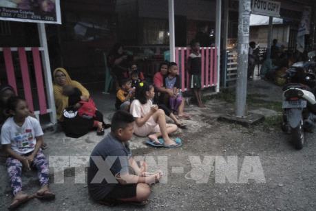 Hàng trăm người phải sơ tán vì động đất 7,3 độ Richter tại Indonesia