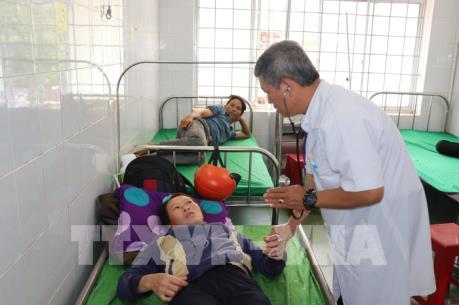 Tạm dừng hoạt động 2 cơ sở phục vụ tiệc cưới khiến hơn 300 người bị ngộ độc thực phẩm