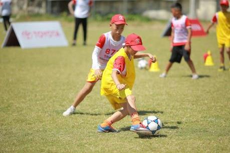 Khai mạc khóa tập huấn trại hè bóng đá thiếu niên Toyota 2019