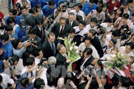 Tỷ phú Bill Gates lần đầu tiên bị "soán ngôi" người giàu thứ hai thế giới