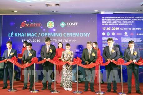 Khai mạc chuỗi triển lãm, hội chợ quốc tế ngành điện và năng lượng