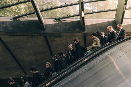 Rào cản thu nhập với lao động nước ngoài tại Anh