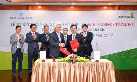 Vietcombank và ngân hàng DGB Daegu Bank ký kết Biên bản ghi nhớ về hợp tác