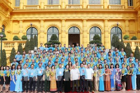 Tổng Bí thư, Chủ tịch nước Nguyễn Phú Trọng gặp mặt 90 Chủ tịch Công đoàn cơ sở tiêu biểu