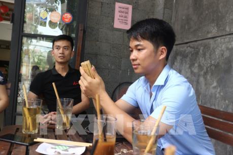 Ống hút tre Việt vươn đến trời Âu