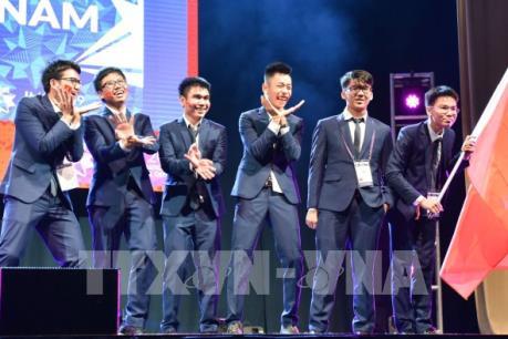 Chủ tịch Hội đồng IMO 2019 ca ngợi mô hình đào tạo Toán học của Việt Nam