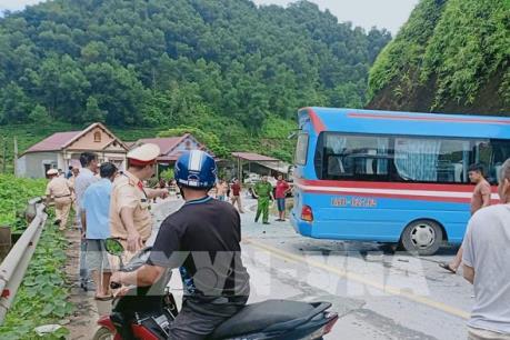 Tai nạn giao thông nghiêm trọng trên Quốc lộ 2 khiến 8 người thương vong