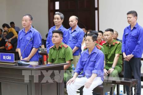 Hưng “kính” hầu tòa vì vụ cưỡng đoạt tài sản tại chợ Long Biên