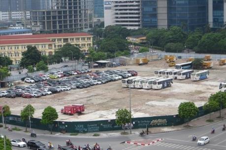 Giải tỏa bãi trông xe trái phép quy mô lớn ở quận Cầu Giấy