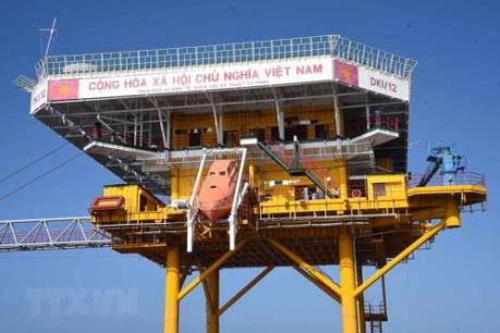 Nhà giàn DK1 vững vàng nơi đầu sóng ngọn gió