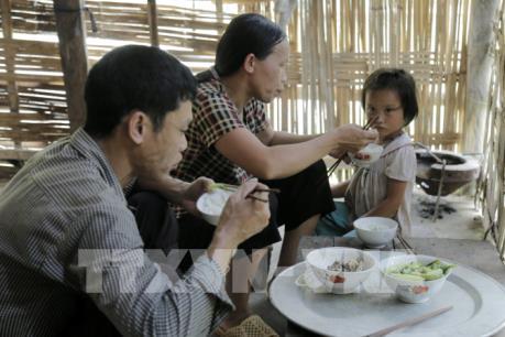 Người dân vùng nguy cơ sạt lở, lũ quét chờ dự án-Bài 1: Người đi gặp khó, người ở thêm lo