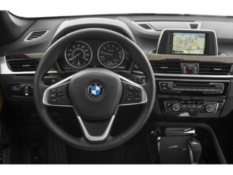 Lợi nhuận của BMW giảm mạnh do chi phí và đầu tư gia tăng