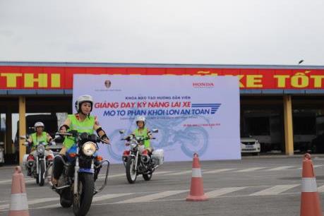 Honda tập huấn lái xe an toàn cho cảnh sát giao thông 13 tỉnh thành