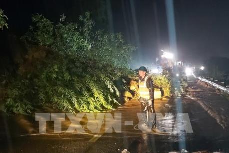 Quốc lộ 6 bị sạt lở đã được thông tuyến