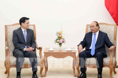 Thủ tướng Nguyễn Xuân Phúc tiếp Thống đốc Ngân hàng Trung ương Thái Lan
