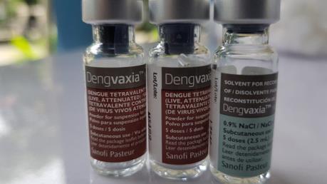 Philippines cấm dùng vaccine Dengvaxia phòng chống sốt xuất huyết dù dịch bùng phát