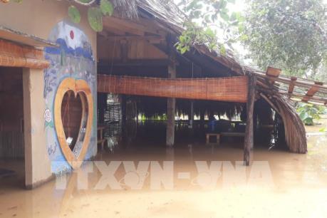 Thủy điện ngưng xả tràn, nước lũ trên sông Đồng Nai đang xuống