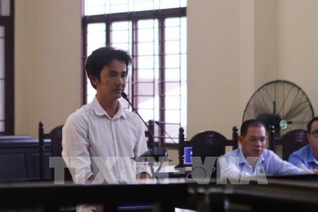18 tháng tù cho tài xế đâm gãy barie trạm thu phí BOT An Sương