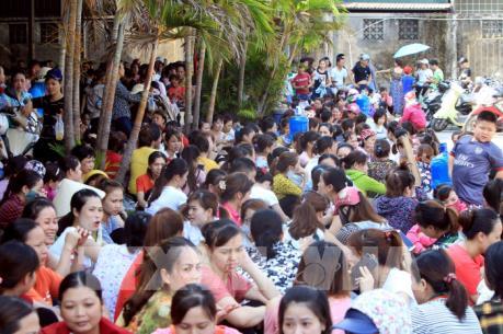 Hơn 2000 công nhân công ty KaiYang chờ lương của tháng 7/2019