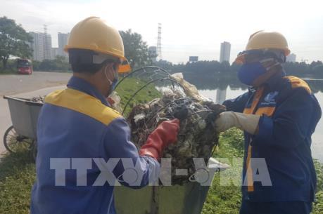 Cá chết nổi, bốc mùi hôi thối ở hồ Yên Sở, Hà Nội