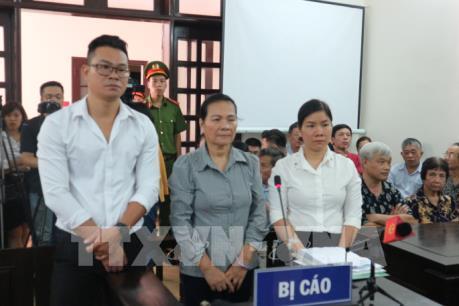 Vụ chống người thi hành công vụ ở Hai Bà Trưng, Hà Nội: VKS giữ nguyên quan điểm truy tố