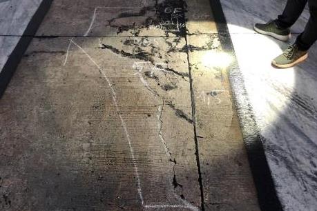 Cần sửa chữa gấp đường cất hạ cánh sân bay Nội Bài