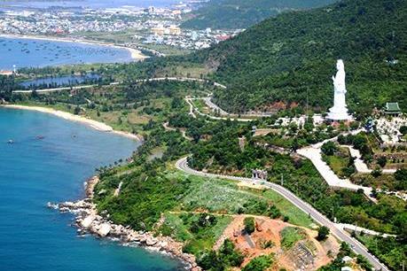 Đà Nẵng lắp đặt biển báo giao thông các tuyến đường trên bán đảo Sơn Trà