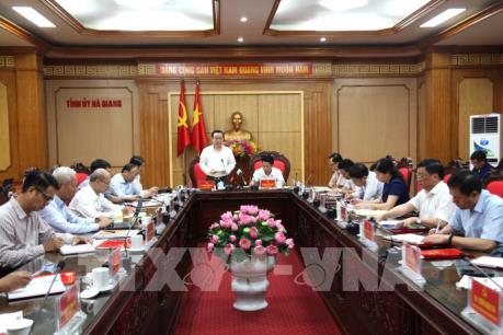 Phó Chủ tịch Quốc hội Phùng Quốc Hiển làm việc tại Hà Giang