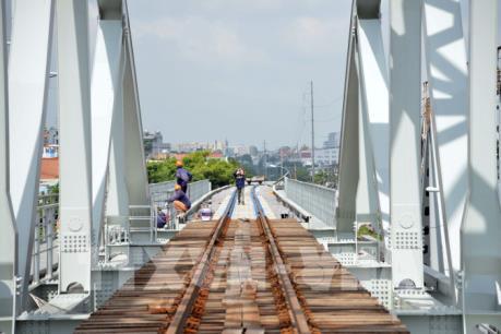 Gấp rút thi công cầu Bình Lợi, dự kiến chạy thử tàu trong tháng 9