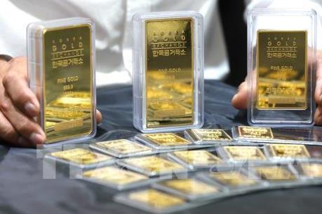 Giá vàng rời khỏi mức cao của 6 năm