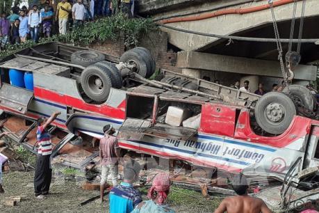 Tai nạn xe buýt tại Bangladesh làm nhiều người thương vong