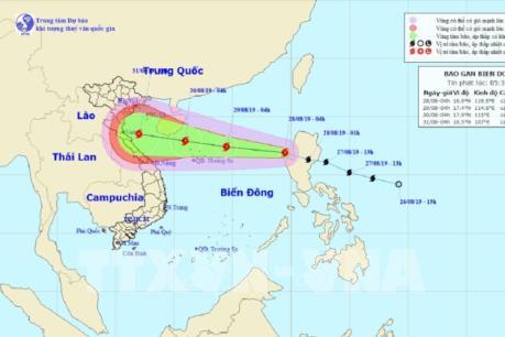 Bão số 4 (Podul) di chuyển theo hướng Tây và sẽ mạnh thêm