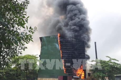 Xảy ra cháy tại lò luyện thiếc ở Nghệ An