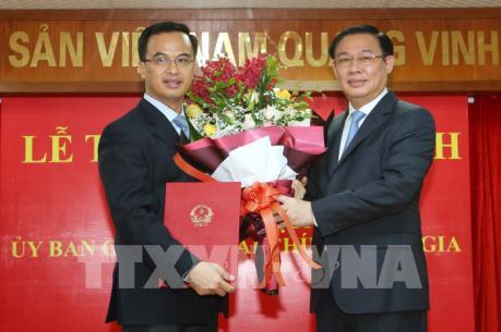 Phó Thủ tướng trao quyết định bổ nhiệm Phó Chủ tịch Ủy ban Giám sát tài chính quốc gia