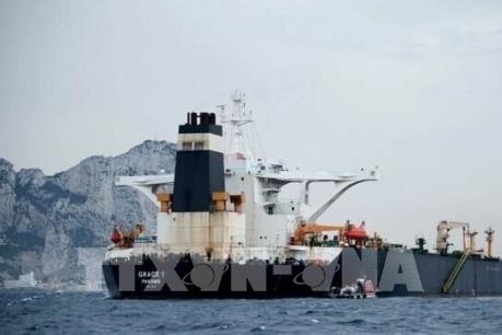 Siêu tàu chở dầu của Iran đối mặt với lệnh trừng phạt của Mỹ