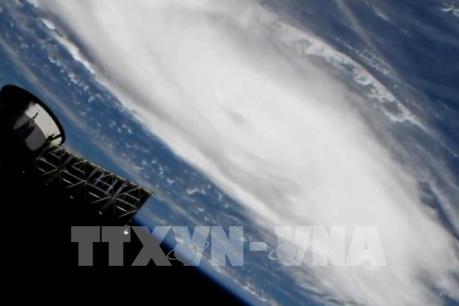 Bão Dorian mạnh lên thành cấp "thảm hoạ" khi đổ bộ vào Mỹ