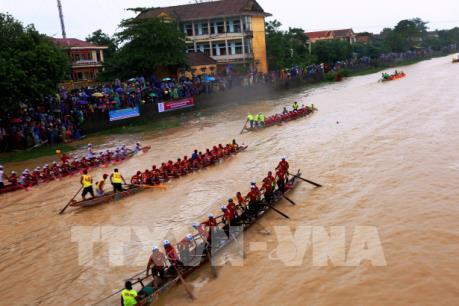 Sôi động hội đua thuyền mừng Tết độc lập trên sông Kiến Giang