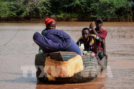 Ít nhất 7 du khách thiệt mạng và mất tích do lũ cuốn ở "Cổng địa ngục"