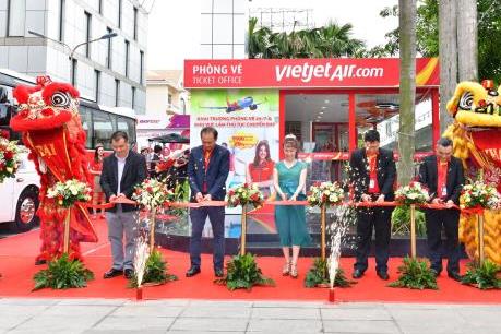 Vietjet khai trương phòng vé mới cùng tổ hợp dịch vụ
