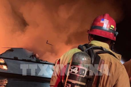 Nhiều người thiệt mạng và mất tích trong vụ cháy tàu ngoài khơi bang California