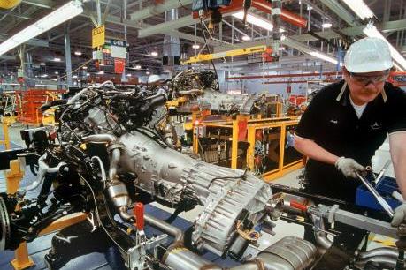 Ngành chế tạo Mỹ suy giảm lần đầu tiên trong ba năm qua