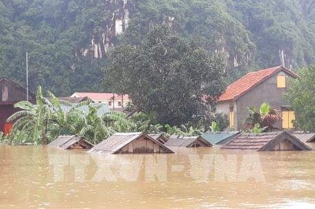 Quảng Bình: “Rốn lũ” Tân Hóa ngập trong biển nước
